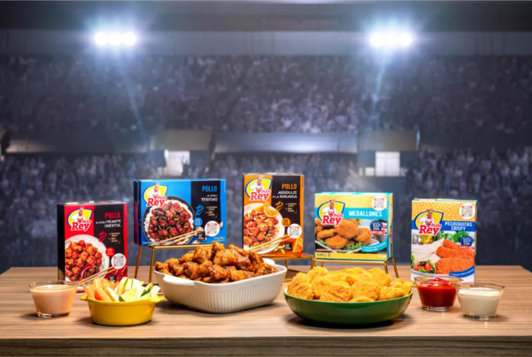 Pollo Rey lineup under stadium lights