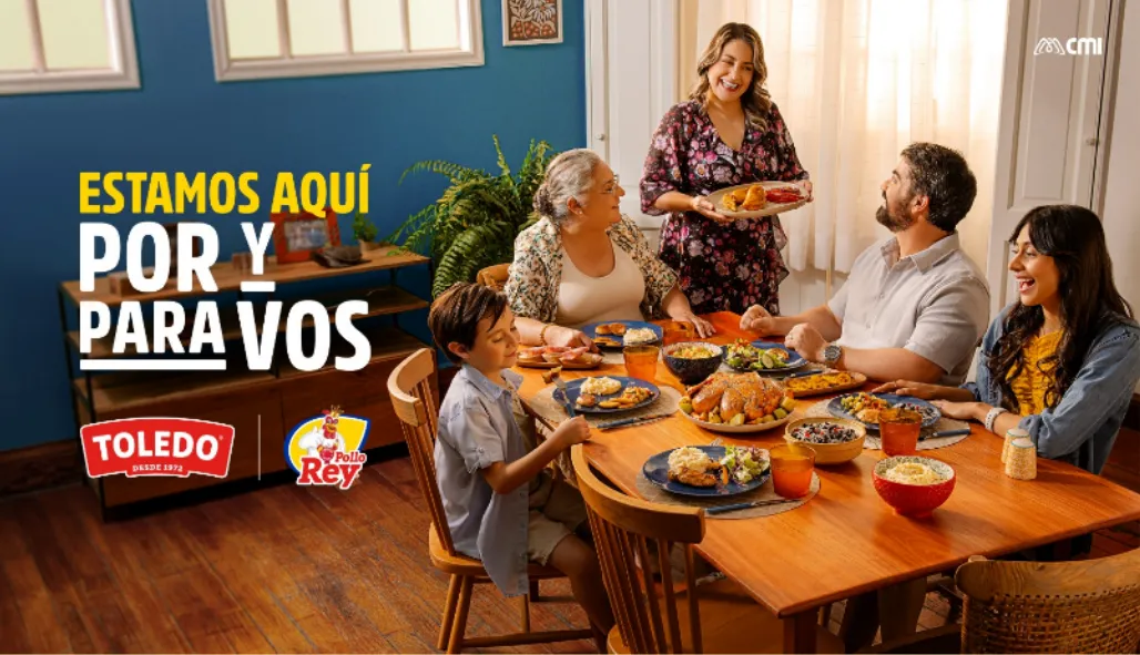Estamos aquí por y para vos — family table